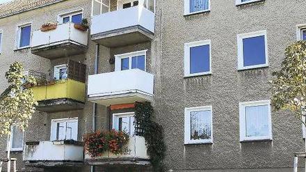 Von der Stadt verkauft. Leicht marode DDR-Bauten aus den 1960er Jahren in der Karl-Liebknecht-Straße in Golm.