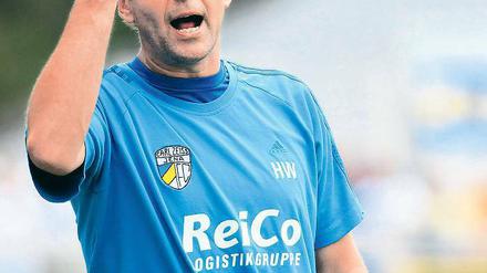 Heiko Weber (46) ist seit April dieses Jahres Trainer des Fußball-Drittligisten FC Carl Zeiss Jena, für den er einst in der DDR-Oberliga 67 Spiele (16 Tore) und später in der 2. Bundesliga 148 Partien (36) bestritt. Nach mehreren Trainerstationen unter anderem in Cottbus war er ab 1. Juli 2009 Sportdirektor des FC Carl Zeiss.
