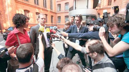 Koalitionspartner in spe. Die Grünen-Landesvorsitzende Bettina Jarasch und SPD-Partei- und Fraktionschef Michael Müller nach dem gestrigen Sondierungsgespräch.