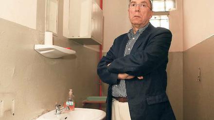 Erlebtes Unrecht: Dieter Drewitz saß über Monate in einer Zelle im früheren Stasi-Gefängnis in der jetzigen Lindenstraße.