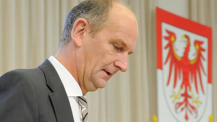 Brandenburgs Innenminister Dietmar Woidke (SPD) verteidigte im Landtag das Vorgehen der Polizei in Neuruppin.