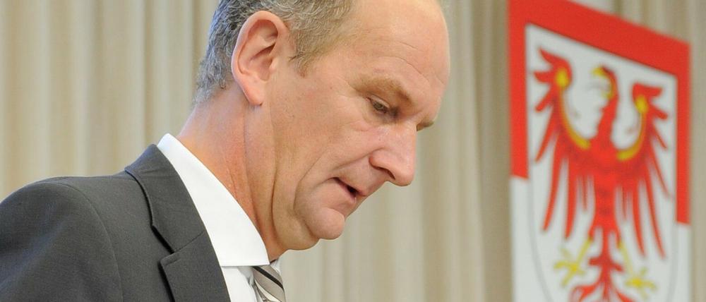Brandenburgs Innenminister Dietmar Woidke (SPD) verteidigte im Landtag das Vorgehen der Polizei in Neuruppin.