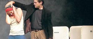 Ein Psychogramm der Hilflosigkeit. „Zeit im Dunkeln“ mit Marie-Luise Arriens und Dominik Stein.