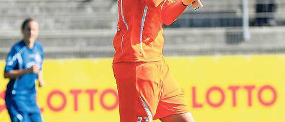 Den Ball fest im Griff. Turbine Potsdams Torfrau Ann-Katrin Berger kassierte in der bisherigen Saison keinen Gegentreffer – das soll auch morgen bei Thor AK so bleiben.