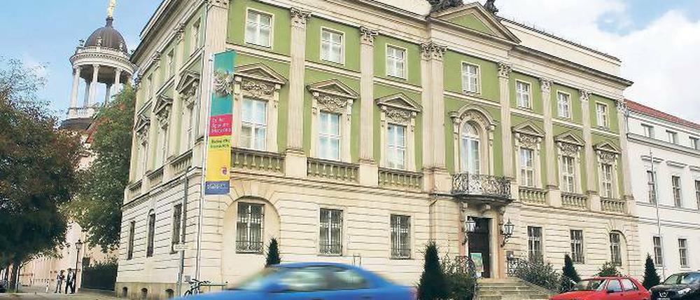 Prangt hier bald das Mittelmark-Wappen? Der Landkreis sieht sich von der DDR enteignet und stellt Rückforderungen.