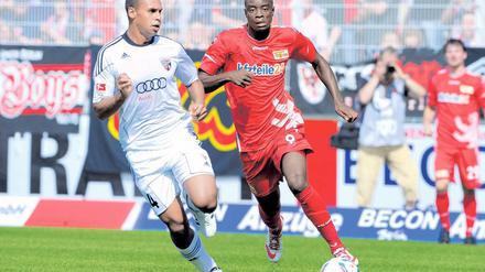 Nicht zu stoppen. Unions John Jairo Mosquera (re.) hat derzeit einen Lauf.