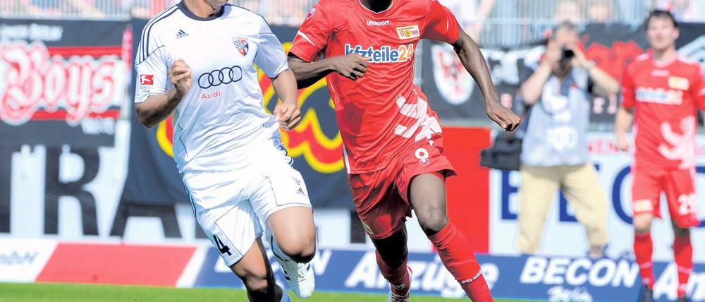 Nicht zu stoppen. Unions John Jairo Mosquera (re.) hat derzeit einen Lauf.