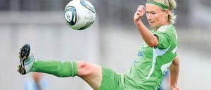 Sie trifft und trifft. Im Frühjahr 2011 wurde Conny Pohlers zum dritten Mal Bundesliga-Torschützenkönigin, in dieser Saison erzielte sie bereits vier Treffer für den VfL Wolfsburg, mit dem sie am Sonntag ihren Ex-Verein Turbine Potsdam empfängt.