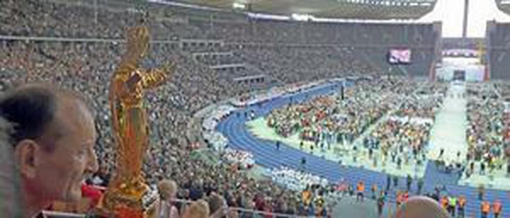Gottesmutter statt Pokal: Ein Abend im Olympiastadion mit Benedikt XVI.