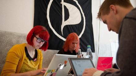 Per Klick ins Parlament. Auf www.piratenfraktion-berlin.de werden die Parlamentarier, die für die Piratenpartei in das Abgeordnetenhaus einziehen, über ihre Arbeit informieren und zum Mitmachen einladen.