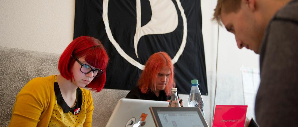 Per Klick ins Parlament. Auf www.piratenfraktion-berlin.de werden die Parlamentarier, die für die Piratenpartei in das Abgeordnetenhaus einziehen, über ihre Arbeit informieren und zum Mitmachen einladen.