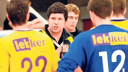 Seit gut zwei Jahren bei den Füchsen. Der Potsdamer Alexander Haase tritt als Co-Trainer mit dem Berliner Erstligisten heute im DHB-Pokal beim 1. VfL an.