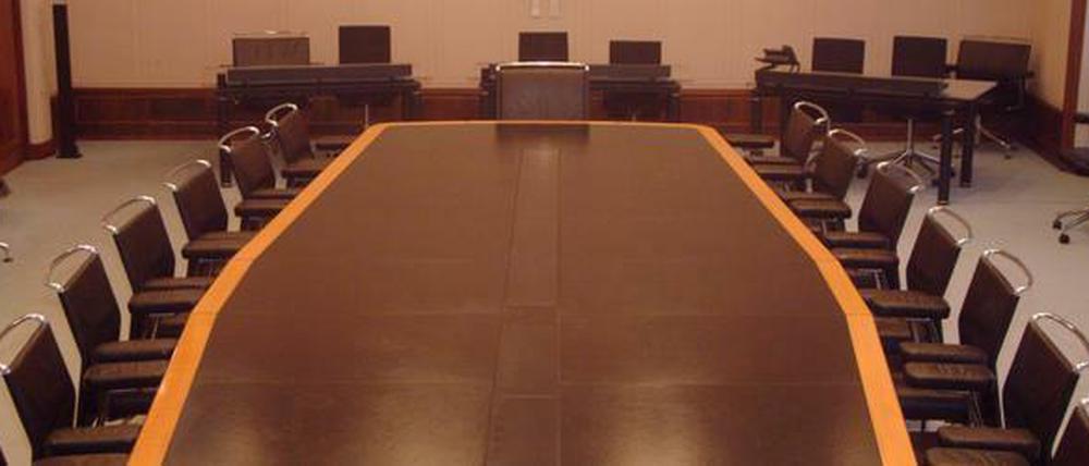 Um diese Plätze geht es: der Senatstisch von Berlin. Viele Politiker wollen nach dem 18. September zur nächsten Landesregierung gehören.