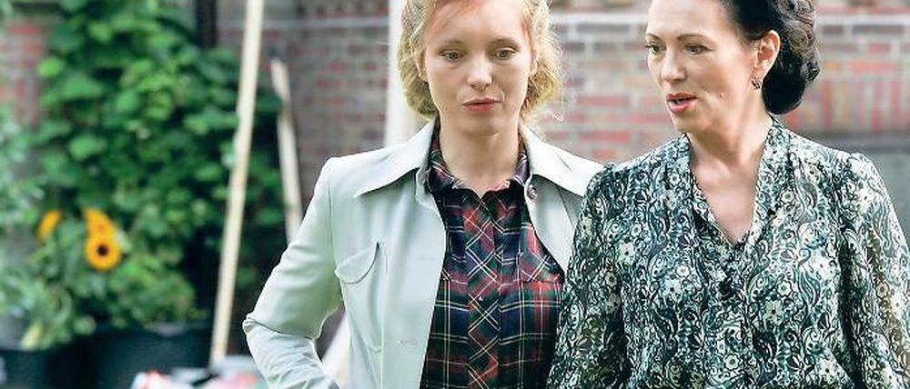 Weites Herz: Nadja Uhl (l.) als Isa Vermehren mit Filmmutter Iris Berben.