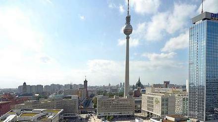 Mit seiner zentralen Lage und den diversen Sehenswürdigkeiten lockt der Alexanderplatz jährlich tausende von Touristen. Nun soll er auch für Einheimische wieder besonders...