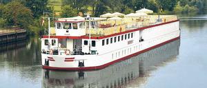 Voll im Trend. Flusskreuzfahrtschiffe wie die MS Königstein machen immer häufiger Halt in Potsdam. Die Nachfrage nach den Kreuzfahrttouren ist seit Jahren gestiegen – zum Ärger einiger Potsdamer Hafenanrainer.