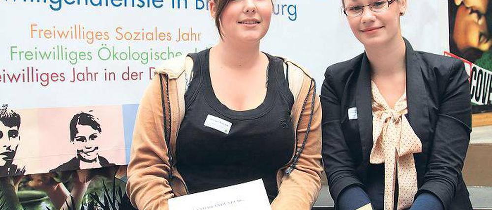 Motiviert. Monique Gerschke und Severin Donner (von links) haben ihr Freiwilliges Soziales Jahr im September begonnen. Ein Jahr lang gibt es für sie wenig Geld, aber viel Lebenserfahrung.