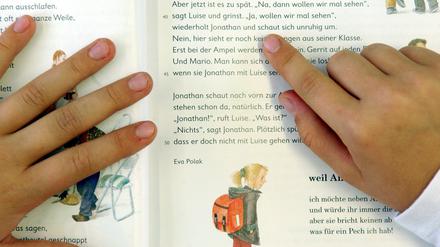 Im Streit über die geplanten staatlichen Einsparungen wollen Land und Kirche eine Lösung für die freien Schulen suchen.