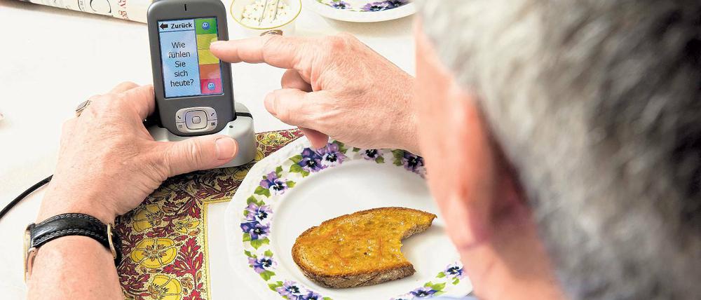 Virtueller Arzt. Gefährdete Herzpatienten senden Vital-Daten künftig über Mobilfunk an den Arzt.