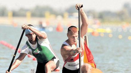 Zuversichtlich. Kurt Kuschela vom KC Potsdam (r.), hier bei der diesjährigen WM in Szeged im C1, will mit dem Achtercanadier und weiteren Booten nun in München siegen.