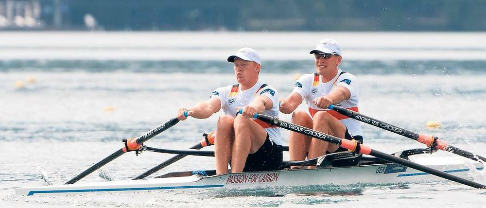 Starkes Rennen. Schlagmann Stephan Krüger (links) aus Rostock und Hans Gruhne aus Potsdam am Freitag auf dem Weg zur WM-Silbermedaille.