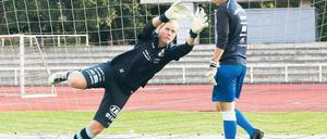 Training im Turbine-Tor. Alyssia Naeher und Ann-Katrin Berger (r.).