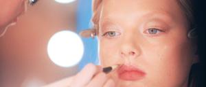 Nachgeholfen. Schönheit lässt sich durch kosmetische Korrekturen betonen.