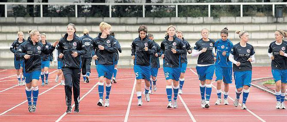 Training im Luftschiffhafen. Turbine Potsdam, Deutscher Meister, profitiert ebenfalls von der Sportförderung der Stadt.