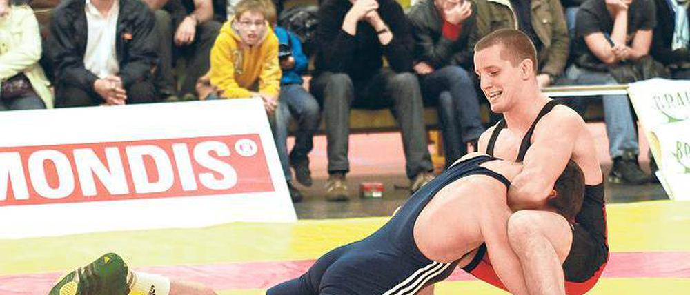 Klarer Fall. Der siebenfache ungarische Meister Daniel Hlavati setzte sich am Samstag in Zella-Mehlis mit Schultersieg durch. Er kämpft bereits in der dritten Saison für den RC Germania Potsdam.