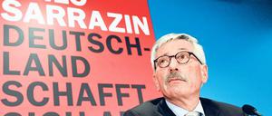 Ein Mann, ein Buch. Berlins Ex-Finanzsenator Thilo Sarrazin.