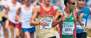 21. der WM. Potsdams Geher Christopher Linke (links) am Sonntag in Daegu.