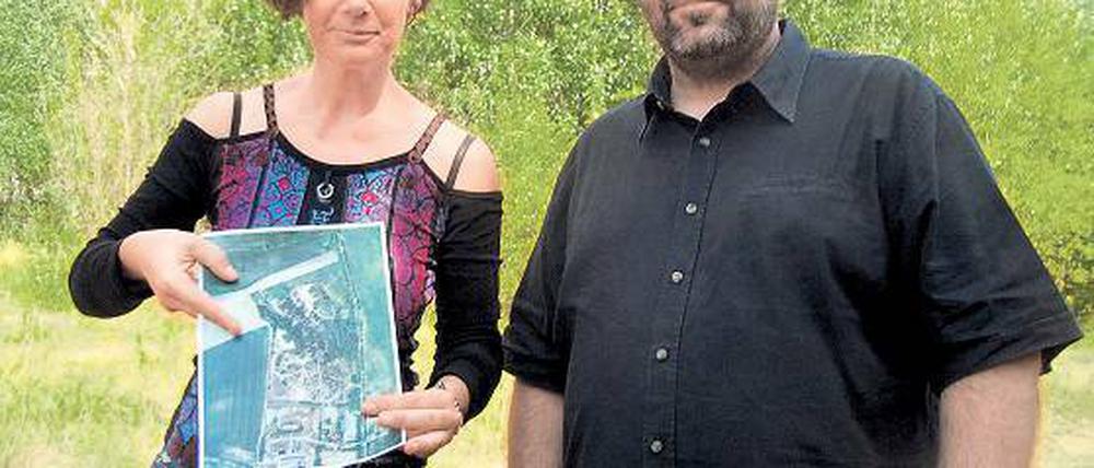Wollen ein Tierheim bei Fahrland bauen: Imme Hackmann und Niklas Wanke vom Potsdamer Tierschutzverein.