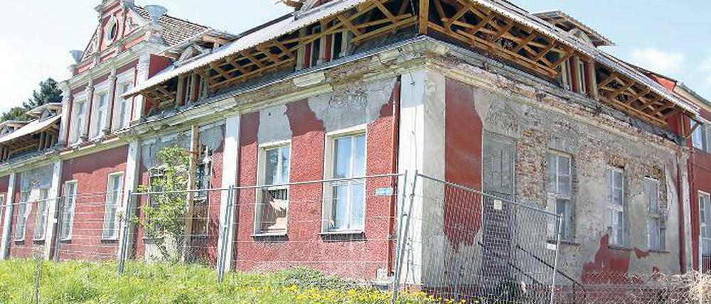Dem Verfall preisgegeben. Die verblichene Pracht barocker Baukunst des Gutshauses in Satzkorn sinkt allmählich in sich zusammen.