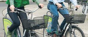 Angeradelt. Mareike Rauchhaus vom Radverleih nextbike stieg für das Foto auf eines der grünen Leihräder.