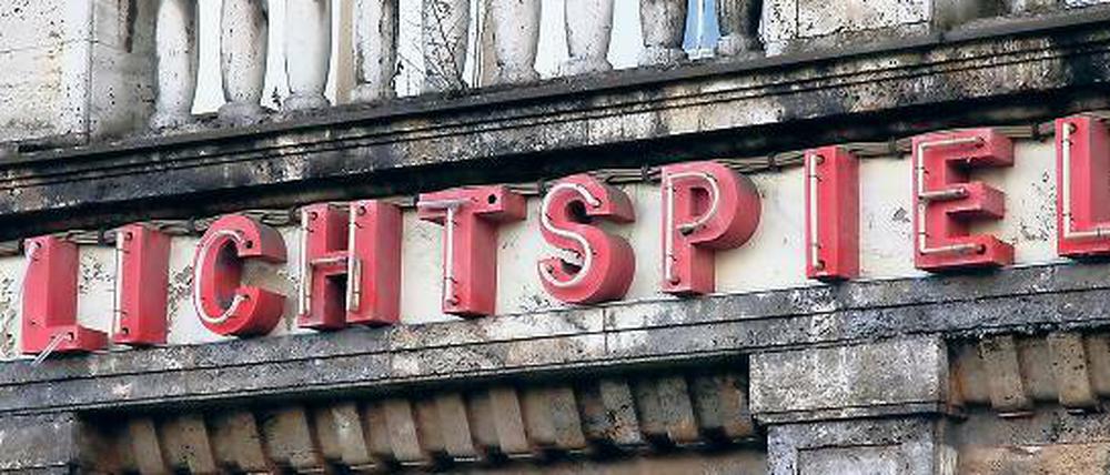 Auch die brandenburgische Kinogeschichte harrt der Bearbeitung. Trotz der Konkurrenz gegenüber großer Ketten haben einige der alten Kinos bis heute überlebt. Andere dümpeln ungenutzt vor sich hin, wie das Lichtspieltheater der Jugend in Frankfurt (Oder).