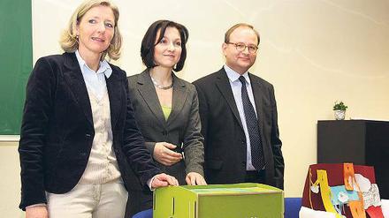 Klimarettung. Bettina Maes, Katherina Reiche und Ottmar Edenhofer diskutierten gestern mit Schülern der Marienschule über Klimawandel und Umweltschutz.