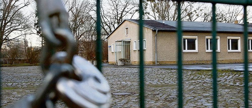 Geknackt. Das Gelände an der Friedrich-Engels-Straße steht nach dem Beschluss der Stadtverordneten für ein Jugendkulturzentrum zur Verfügung. Knapp 800 000 Euro sollen im ersten Schritt investiert werden, nach drei Jahren wird der Erfolg evaluiert.