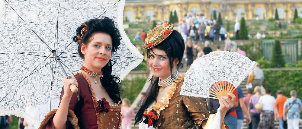 Bunter Sommer: Die Organisatoren der Schlössernacht wollen noch mehr Kostüme in den Park von Sanssouci bringen. Viele Barockfans werden ihnen wie schon in der Vergangenheit gern dabei helfen.