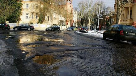 Kaputt. Die Mangerstraße soll saniert werden aber wie?