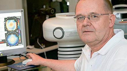 Lasern für den Durchblick. Rund 100 Leistungssportler hat Volker Rasch schon erfolgreich operiert  auch aus dem Bereich des Behindertensports. Seine Augenklinik hat der gebürtige Thüringer 1994 gegründet.