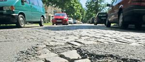 Buckelpiste bleibt erhalten. Die Mangerstraße zwischen Mühlentor und Otto-Nagel-Straße wird nicht saniert. Die Stadtverordneten lehnten gestern alle Pläne für einen Ausbau mit Geld aus dem Konjunkturpaket II ab.