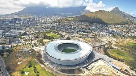 Spielorte. Im Cape Town Stadium in Kapstadt wird gespielt  und in Potsdam wie bei der WM 2006 live das Geschehen verfolgt. Am Freitag wird die Fußball-Weltmeisterschaft eröffnet, das Endspiel findet am 11. Juli statt. Mit der deutschen Mannschaft?
