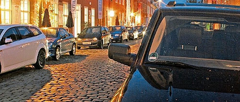 Zu dunkel oder doch ausreichend? Das Licht im Holländischen Viertel ist nicht der einzige Streitpunkt der Anrainer, wie die Bürgerversammlung am Mittwochabend zeigte.