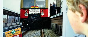 Wiedervereinigung auf der Schiene. Nach mehr als 30 Jahren fuhr 1992 die erste S-Bahn aus Berlin nach Potsdam.