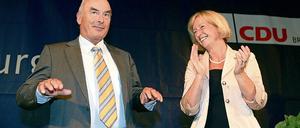 Dank in Fülle. Innenminister Jörg Schönbohm und die CDU-Landesvorsitzende Johanna Wanka.