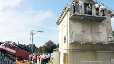 Das Schmuckstück der Anlage. Allein für das Brandhaus wurden 300 000 Euro investiert. Hier können vom Schornstein- bis zum Sofabrand eine Vielzahl von möglichen Einsätzen trainiert werden.