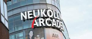 Abgehängt. Nur kurz wehte die Fahne über den Neukölln Arcaden.