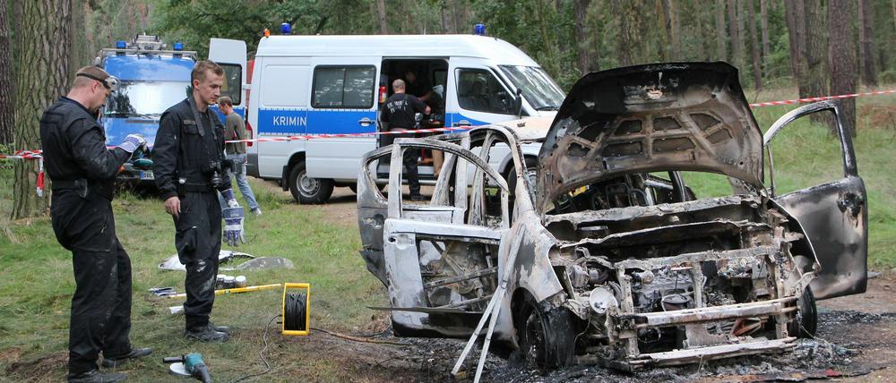 Unglücks- oder Tatort? Die Untersuchungen zu der Tragödie, bei der vor zwei Wochen zwei dänische Mädchen im Wald bei Börnicke im Havelland verbrannten, dauern noch an.