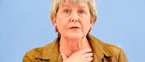 Marianne Birthler (61) ist Bundesbeauftragte für die Unterlagen der DDR-Staatssicherheit. Sie war unter Ministerpräsident Manfred Stolpe bis 1992 Brandenburger Bildungsministerin.