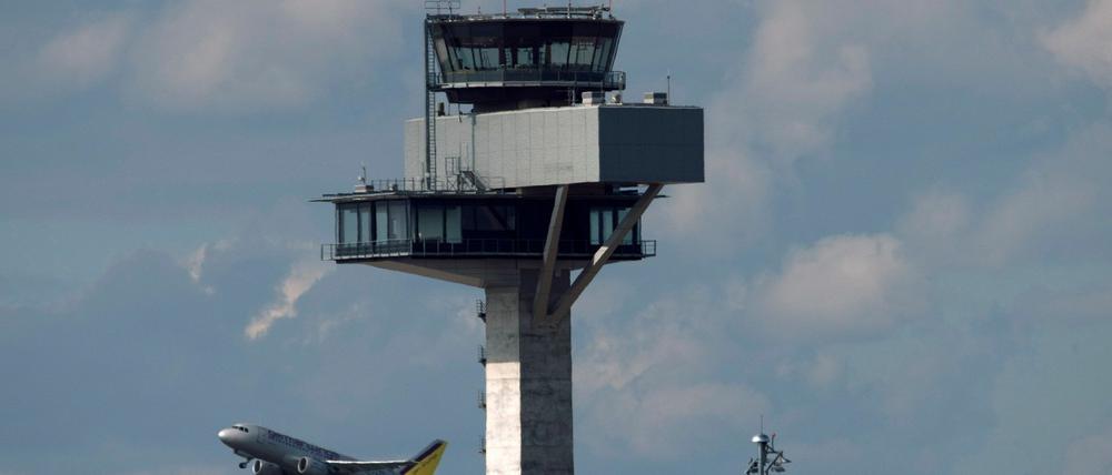 Es könnte eng werden am BER. Wenn der neue Hauptstadt-Flughafen fertig ist, könnte er schon zu klein sein - zumindest für Geschäftsflieger.
